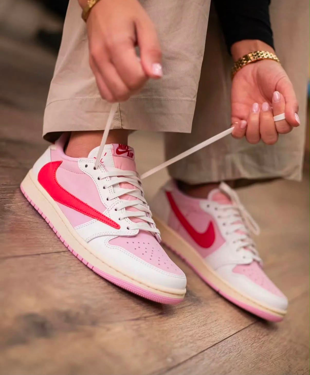 Jordan 1 Retro Low OG SP Travis Scott Sail Tropical Pink