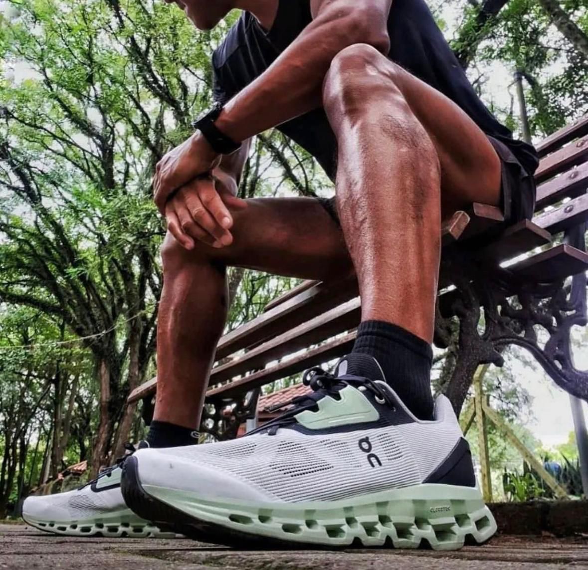 On Running Cloudstratus White Black Sage