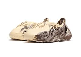 Yeezy Foam RNNR MX Cream Clay