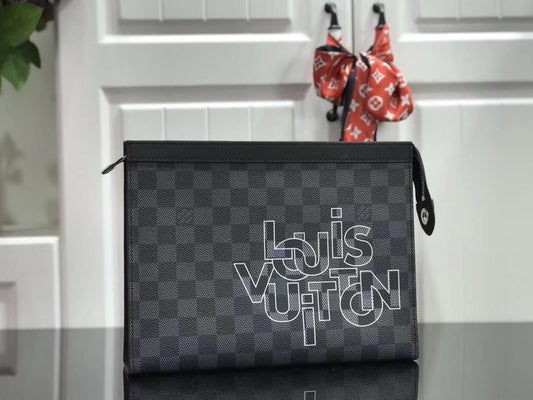 LV Pouch