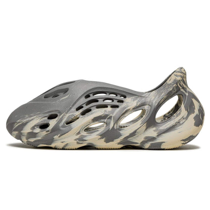 Yeezy Foam RNNR MX Moon Grey