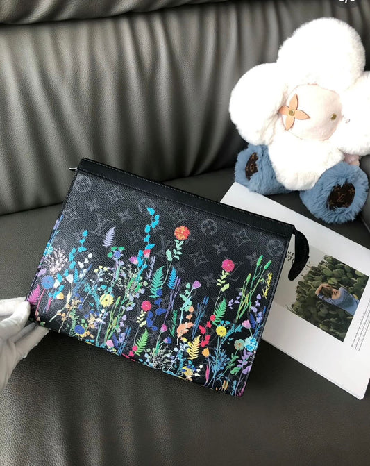 LV Pouch