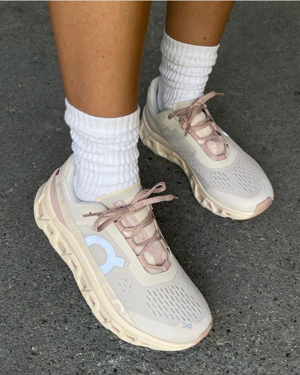 On Running Cloudmonster Moon Fawn