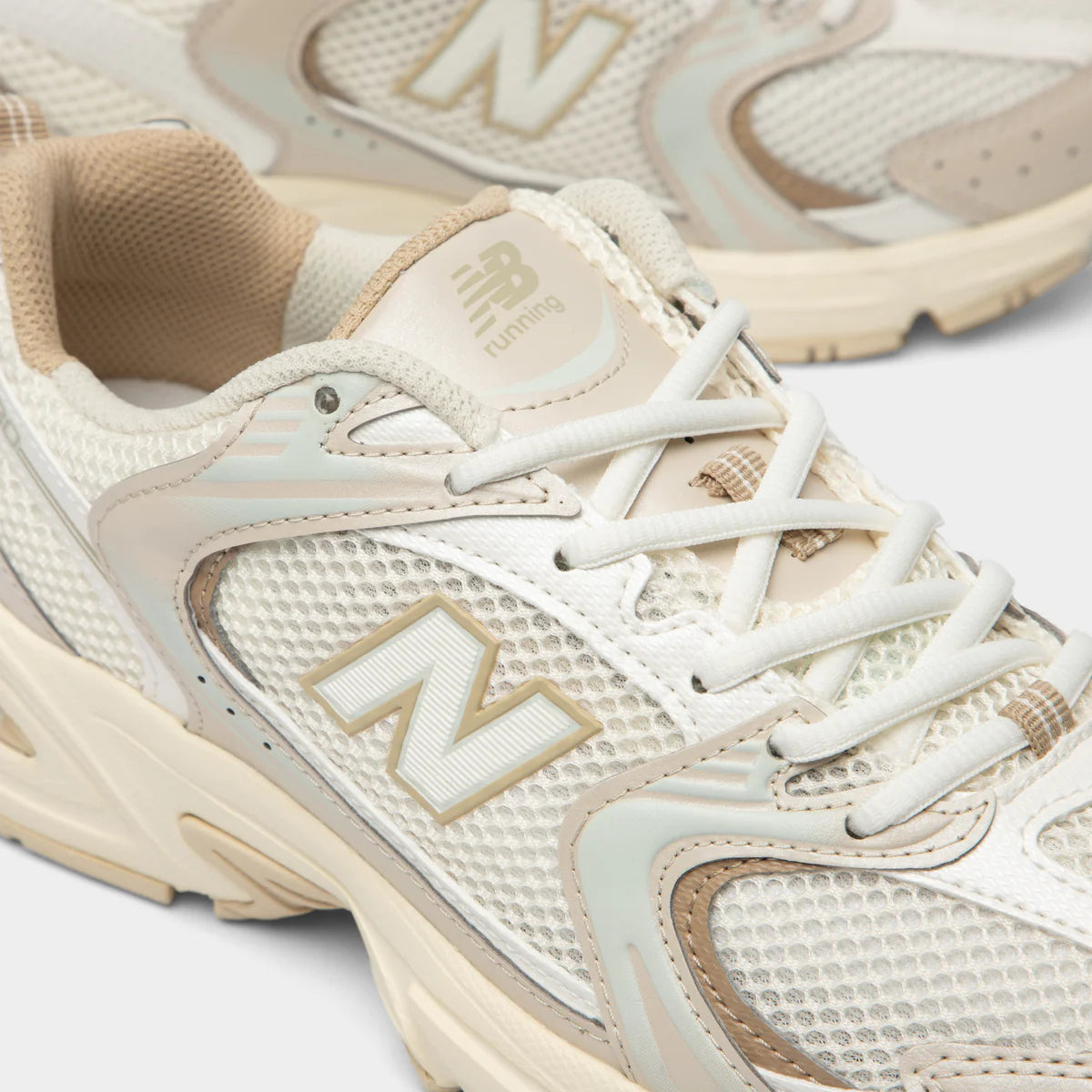 New Balance 530 Beige Angora