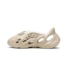 Yeezy Foam RNNR Sand